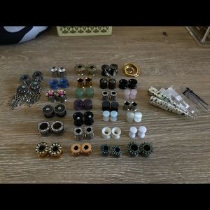 LOT OF 32 PAIRS of GAUGES